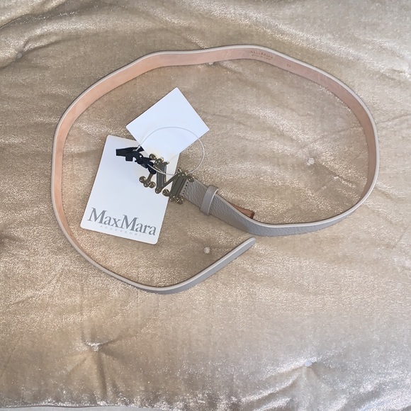 MaxMara Monogram Buckle Leather Belt - Picture 7 of 12